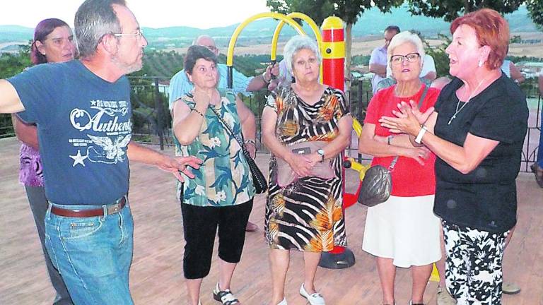 Tensa reunión por el servicio sanitario en Ermita Nueva Tensa reunión por el servicio sanitario en Ermita Nueva