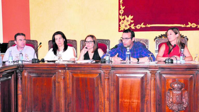 La alcaldesa saca adelante las cuentas municipales La alcaldesa saca adelante las cuentas municipales