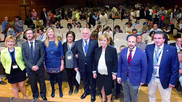 Enfermeros debaten sobre la situación de la profesión Enfermeros debaten sobre la situación de la profesión