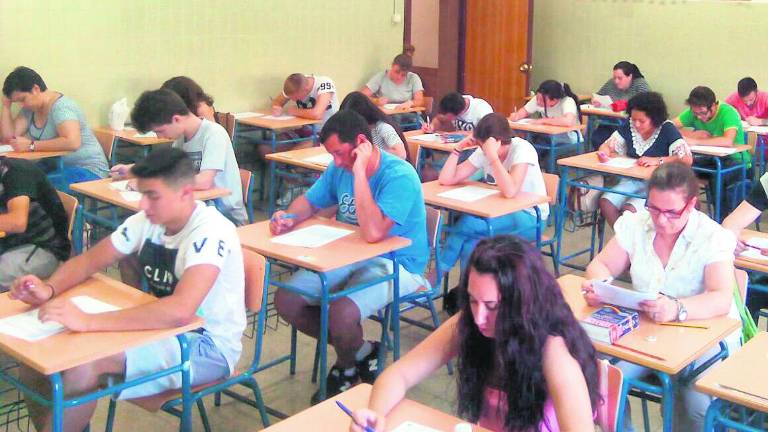 Más de 1.400 jiennenses, a por el título de Secundaria Más de 1.400 jiennenses, a por el título de Secundaria
