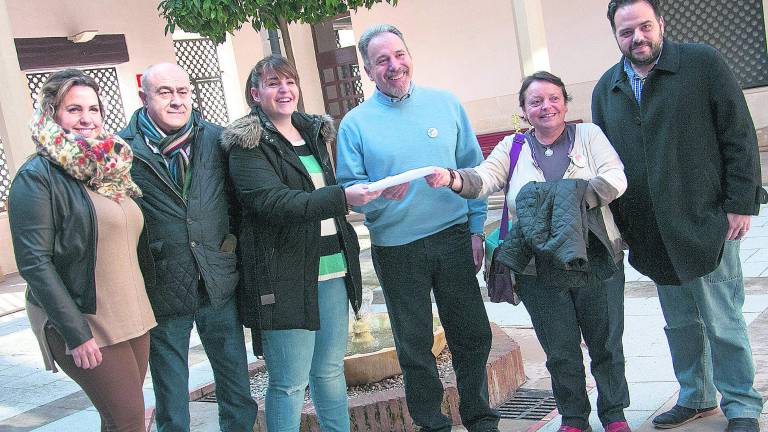 “D Blanco” dona 900 euros al colectivo Red Solidaria