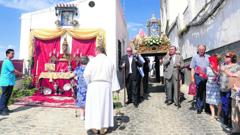 Los fieles celebran la festividad del Corpus Christi