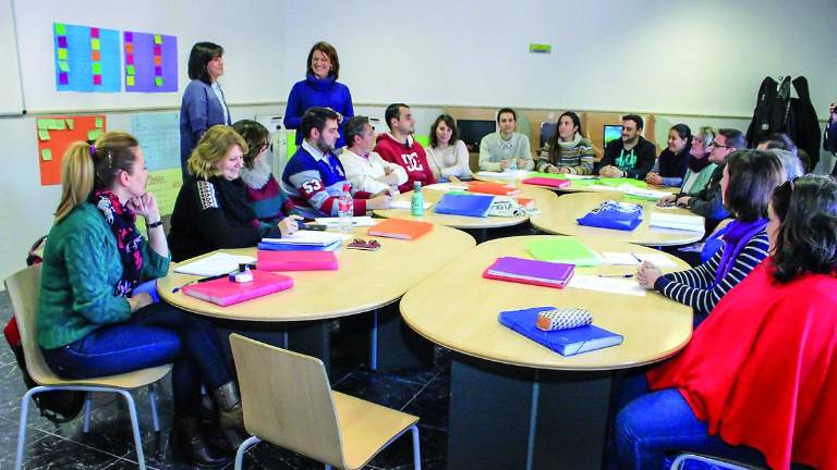 Apoyo laboral para más de un centenar de vecinos Apoyo laboral para más de un centenar de vecinos