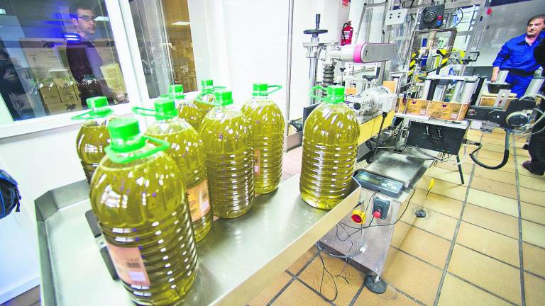 Desplome en las ventas del aceite virgen y del intenso Desplome en las ventas del aceite virgen y del intenso