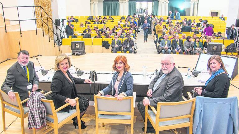 Sadeca cita a más de 400 profesionales de la sanidad Sadeca cita a más de 400 profesionales de la sanidad