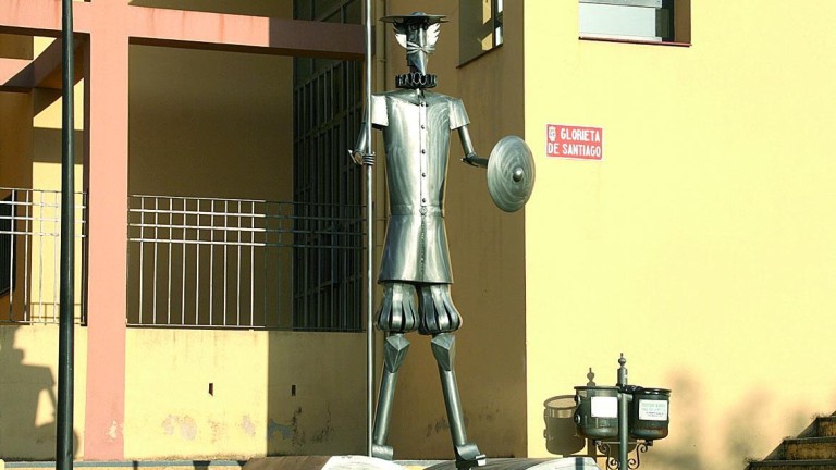 Un Quijote hecho con material reciclado