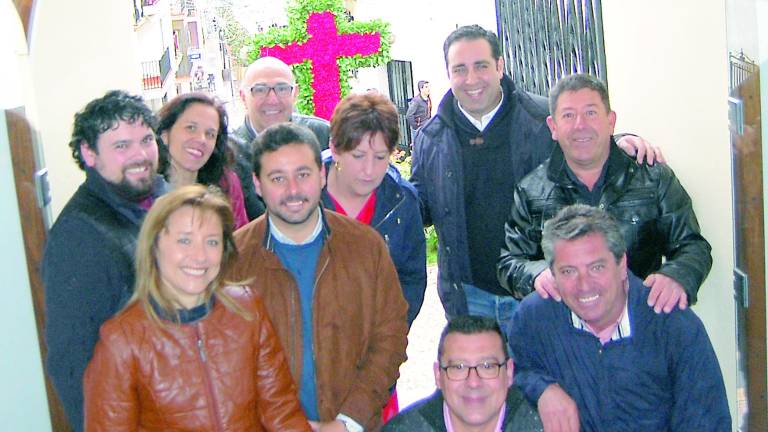 El frío desluce el primer día de las fiestas de las Cruces