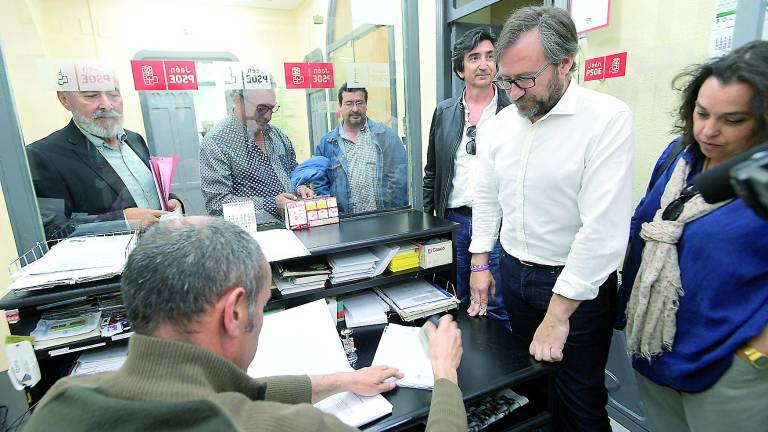Los críticos del PSOE tienen ya candidato a la Alcaldía Los críticos del PSOE tienen ya candidato a la Alcaldía