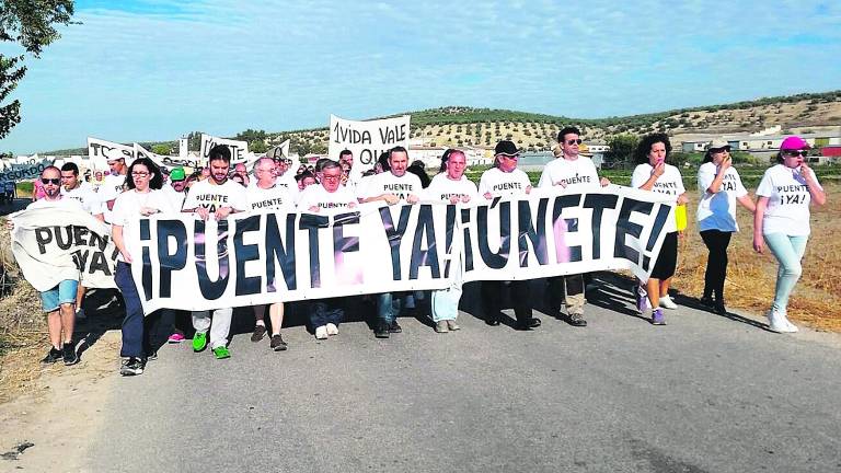 Una fiesta que es el colofón a años de lucha por un puente