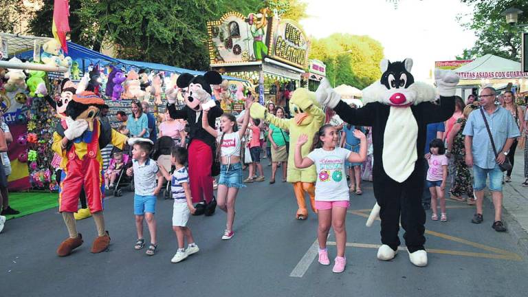 “La Paz” se llena de fiesta con su gran “feria chica”