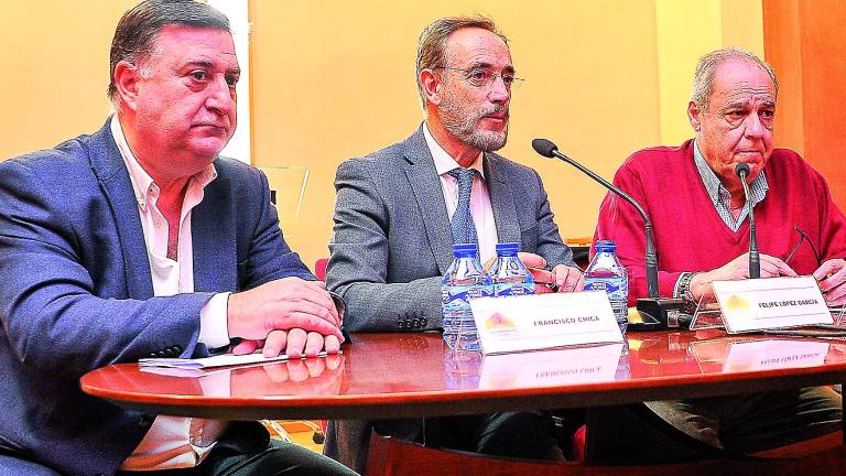 “¿Qué más quiere el Ayuntamiento con el tranvía?” “¿Qué más quiere el Ayuntamiento con el tranvía?”