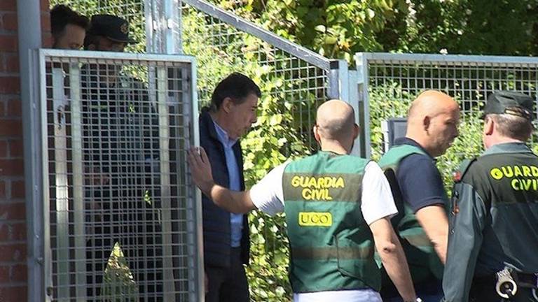 El juez deja en libertad a Ignacio González tras abonar su fianza El juez deja en libertad a Ignacio González tras abonar su fianza