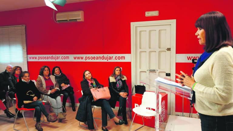 Micaela Navarro aboga por gobernar en la Junta Micaela Navarro aboga por gobernar en la Junta