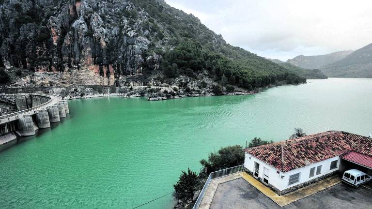 Los pantanos bajan al 55% por el estío y la falta de lluvia