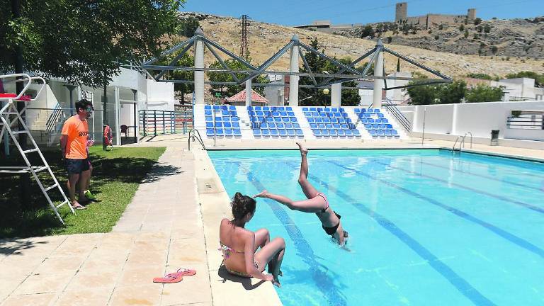 La piscina del Tomillo saca el cartel de “completo” La piscina del Tomillo saca el cartel de “completo”