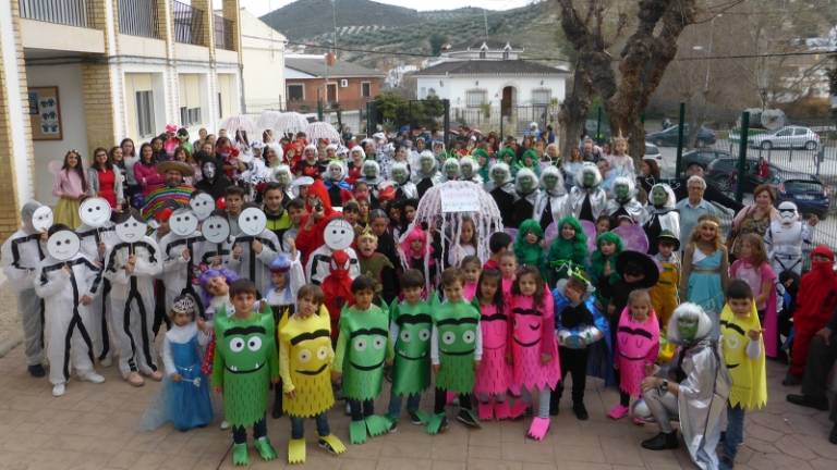 Una gran fiesta de disfraces en el colegio