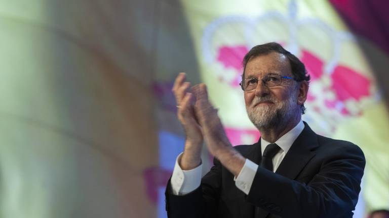 Rajoy: “Me aparto, pero no me voy” Rajoy: “Me aparto, pero no me voy”