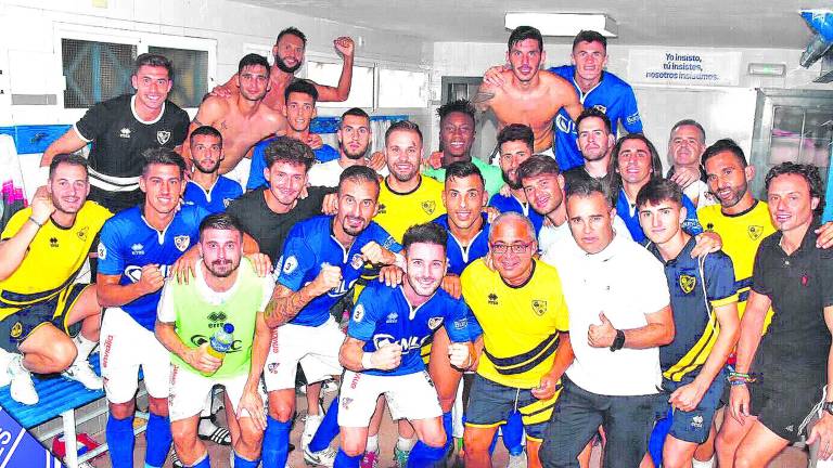 El Linares golpea a un correoso Huétor Vega El Linares golpea a un correoso Huétor Vega