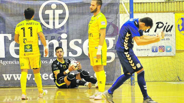 Daniel y Rivillos se disfrazan de Ricardinho en La Salobreja Daniel y Rivillos se disfrazan de Ricardinho en La Salobreja