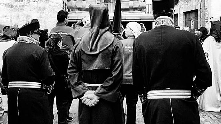 Las cofradías “libertadoras” indultan a dos presos Las cofradías “libertadoras” indultan a dos presos