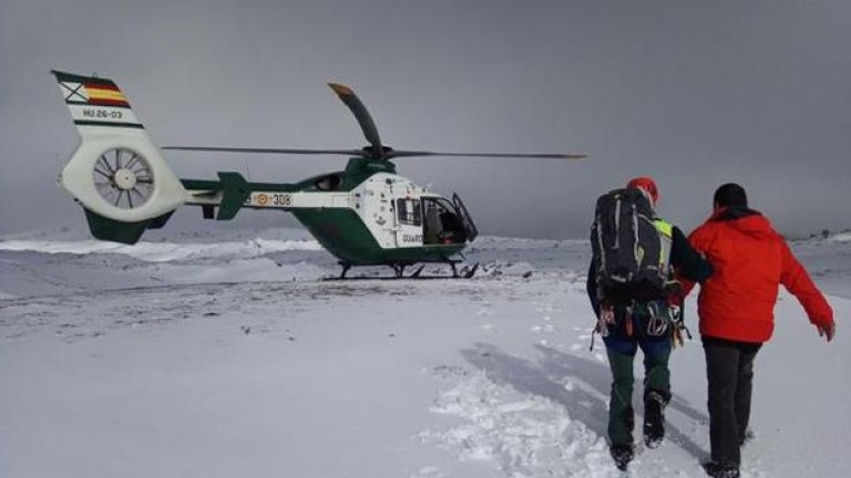 La Guardia Civil encuentra al senderista extraviado en la nieve