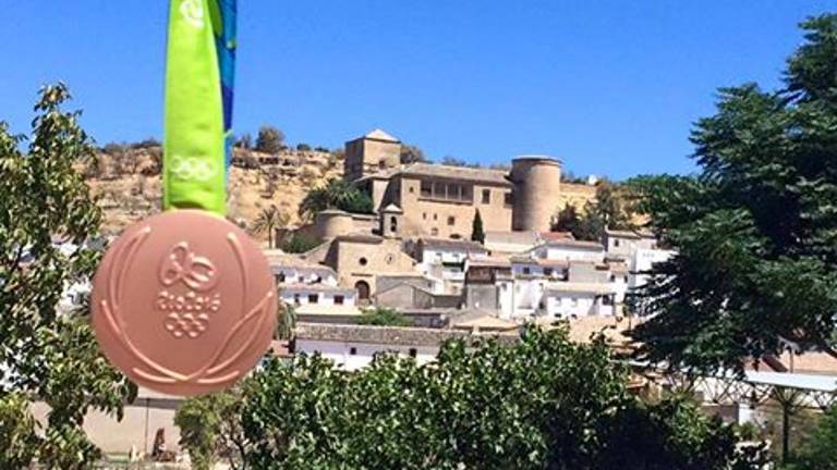 El homenaje de Felipe Reyes a su padre, natural de Canena El homenaje de Felipe Reyes a su padre, natural de Canena