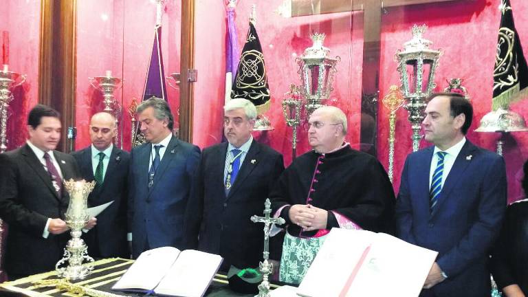 Rico jura como hermano mayor de La Buena Muerte Rico jura como hermano mayor de La Buena Muerte