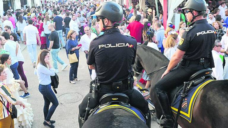 Un joven recibe un corte en el cuello en una reyerta