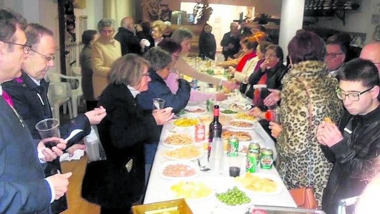 La unión de las cofradías permite sacar al patrón local La unión de las cofradías permite sacar al patrón local