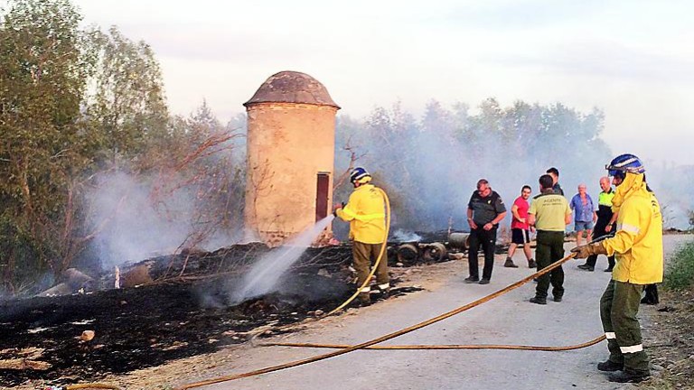 Una hectárea quemada en un incendio en Los Barrios