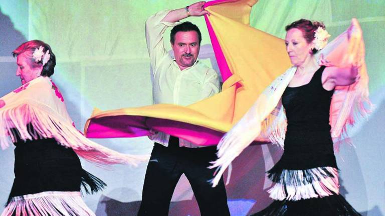 El Darymelia se llena de bailes solidarios El Darymelia se llena de bailes solidarios