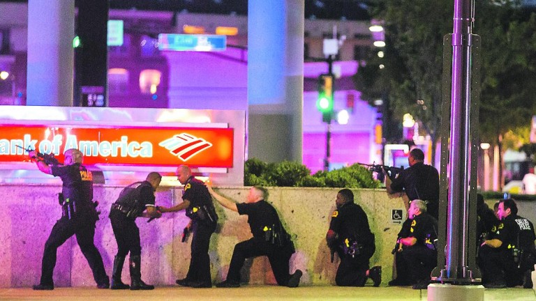 Cinco policías fallecen en un tiroteo registrado en Dallas