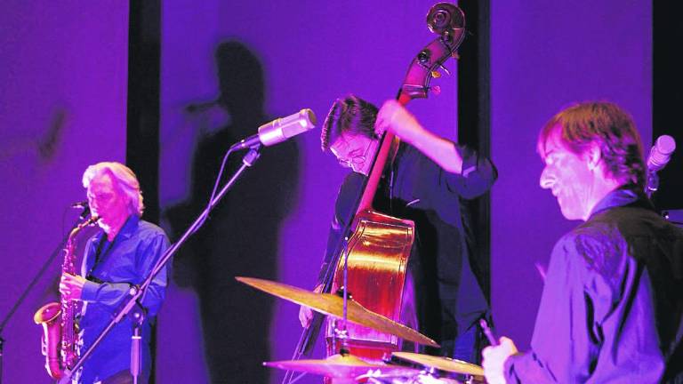 La banda CMS Trío, fusión de estilos con un fondo de “jazz”