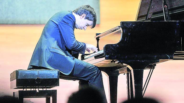 Exitoso recital de piano de Mario Mora Exitoso recital de piano de Mario Mora