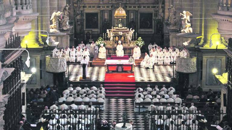 La Misa Crismal reúne a los sacerdotes de la Diócesis La Misa Crismal reúne a los sacerdotes de la Diócesis