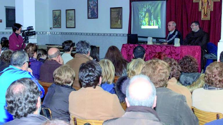 Charla con el padre Patricio Larrosa Charla con el padre Patricio Larrosa