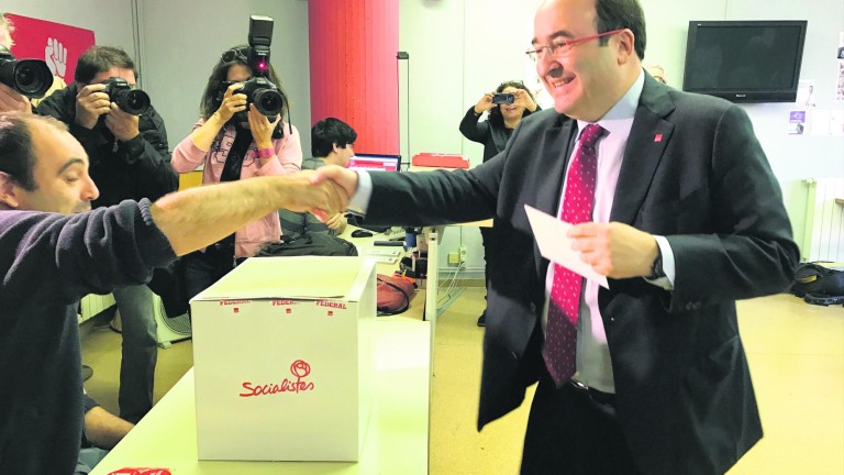 Miquel Iceta revalida su cargo al ganar las primarias del PSC