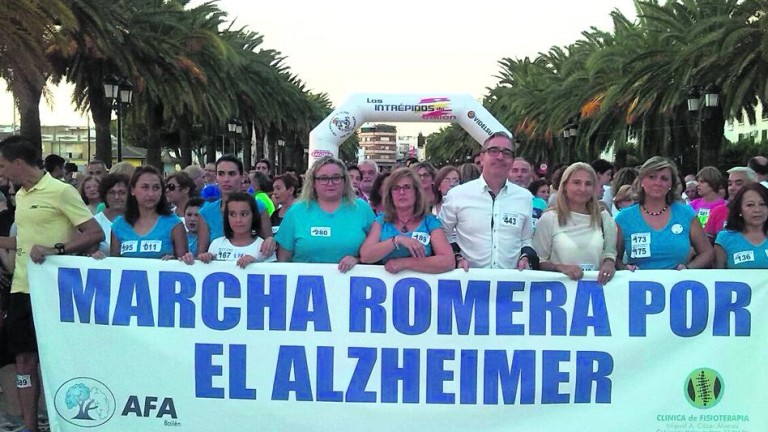 Multitudinaria marcha por el alzhéimer