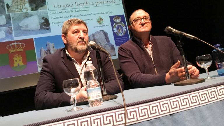 Charla de Juan Carlos Castillo sobre los pobladores de “Cerro Miguelico” Charla de Juan Carlos Castillo sobre los pobladores de “Cerro Miguelico”