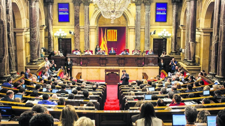 JxCat propone modificar la ley para investir a Puigdemont