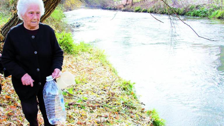 La prohibición de beber agua en Mogón sigue hasta hoy La prohibición de beber agua en Mogón sigue hasta hoy