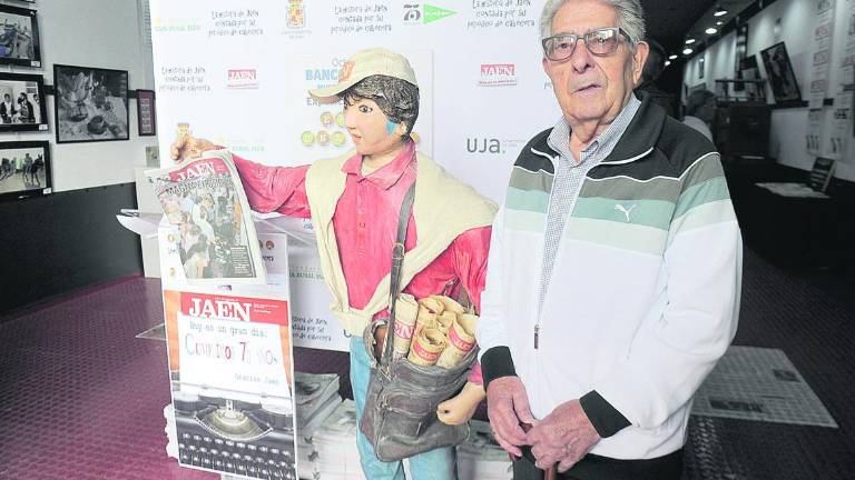 Un jovencísimo recadero en la antigua sede de la Carrera