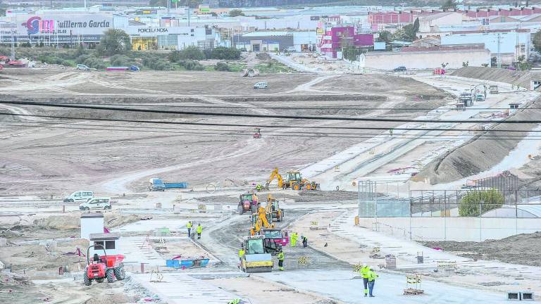 La paralización parcial sobre el Jaén Plaza dura solo 72 horas La paralización parcial sobre el Jaén Plaza dura solo 72 horas