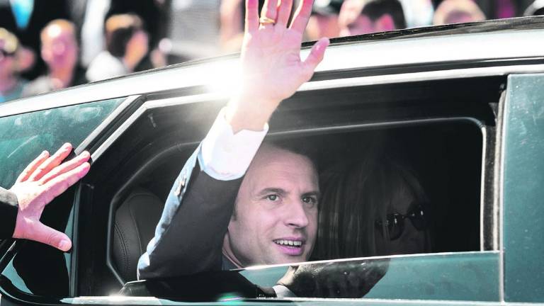 Macron, un paso más cerca de hacerse con la mayoría Macron, un paso más cerca de hacerse con la mayoría