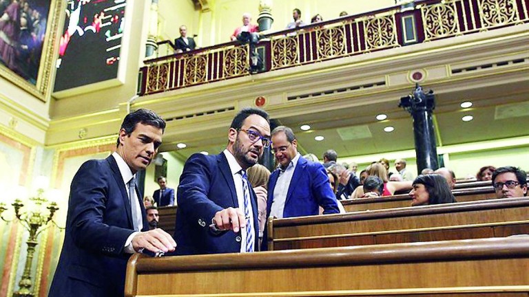Antonio Hernando seguirá en la dirección del PSOE