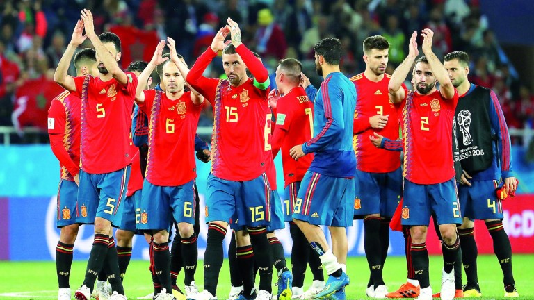 España sobrevive en el Mundial gracias al VAR