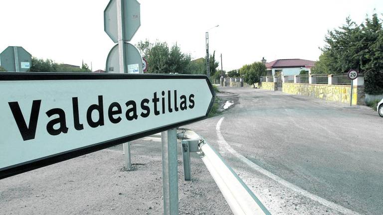 Valdeastillas llega, tras 20 años, a la terminal de su legalización Valdeastillas llega, tras 20 años, a la terminal de su legalización