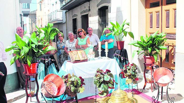 Los vecinos, junto a la Asunción