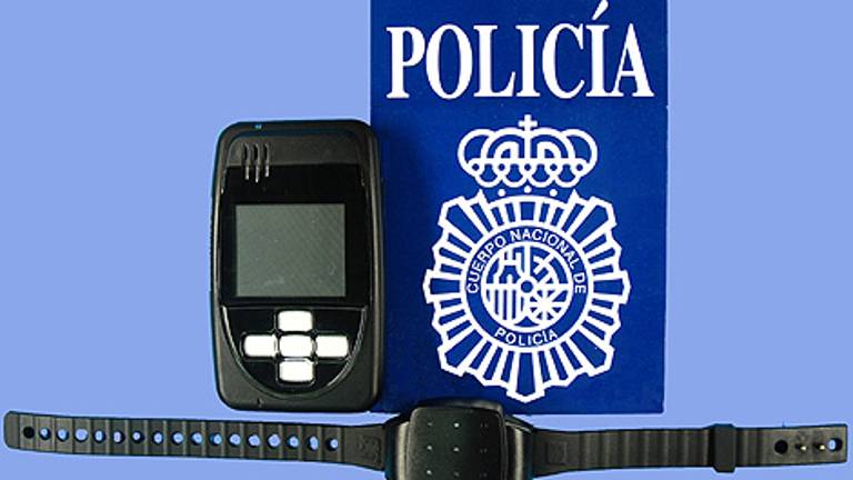 Más de un centenar de pulseras en Jaén para controlar a maltratadores Más de un centenar de pulseras en Jaén para controlar a maltratadores