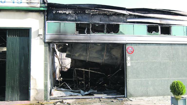 Cuatro naves afectadas por el incendio en el polígono Cuatro naves afectadas por el incendio en el polígono